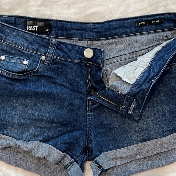 William Rast size 29 cuffed shorts - Picture 2 of 4